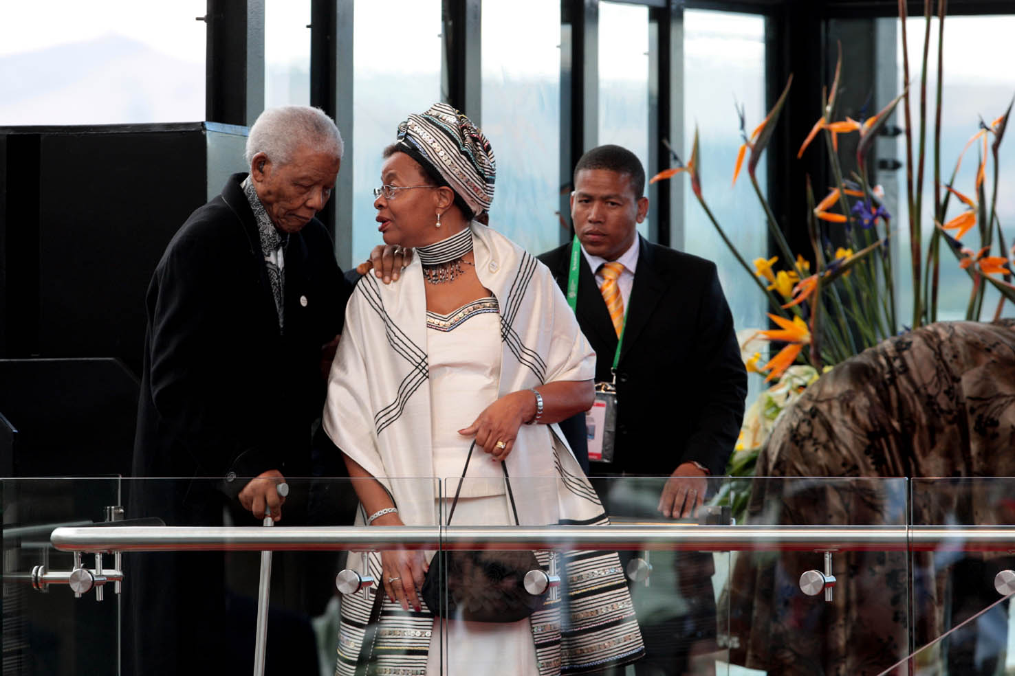 Nelson Mandela and his wife Graca seen at the inauguration of Jacob Zuma as president of South Africa by Chief Justice Pius Langa at the Union Buildings in Pretoria, May 9 2009.