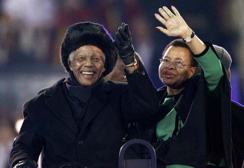 Nelson Mandela makes a surprise appearance at the World Cup final. (Reuters)