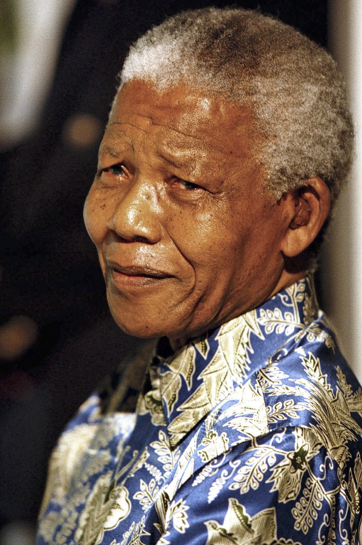 Nelson Mandela attends a press conference on February 8 2000 at his office in Houghton three days prior to the celebration of his ten years since his prison release. M