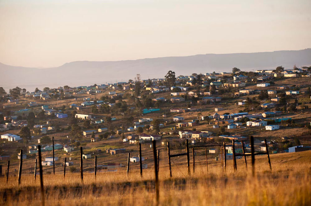 Visitors arrive at Mandela family gravesite