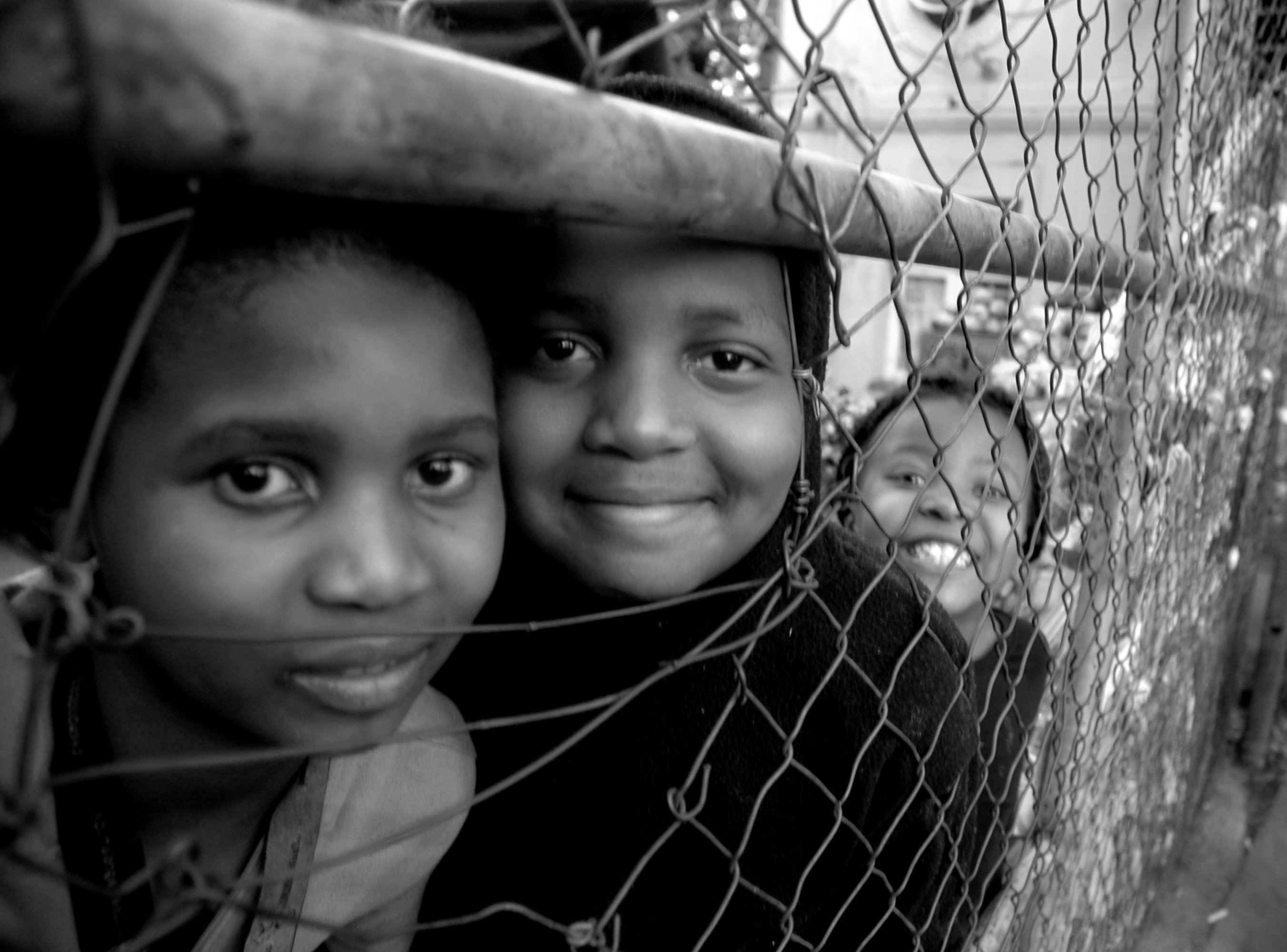 Children play outside the Pretoria hospital where Nelson Mandela is being treated. (Khuthala Nandipha, M&G)