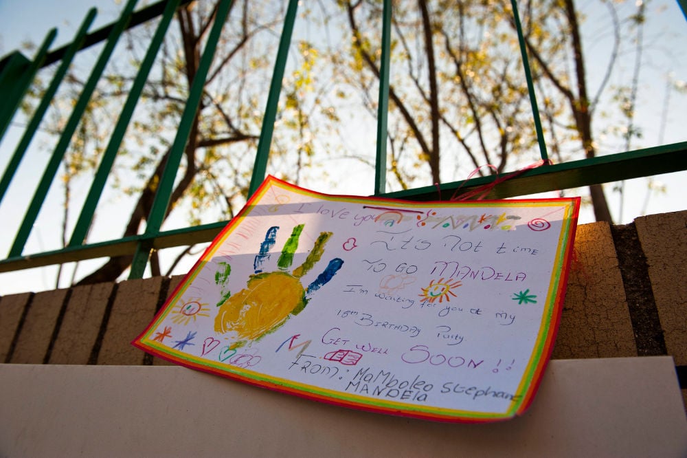 Members of the Mandela family have for the first time gathered well-wishes from outside the Pretoria hospital where Nelson Mandela is being treated. (Gallo)